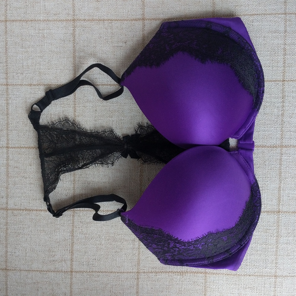 Victoria's Secret  front closure racer back push-up bra NWOT